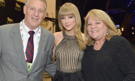 are Taylor Swift's parents divorced now?